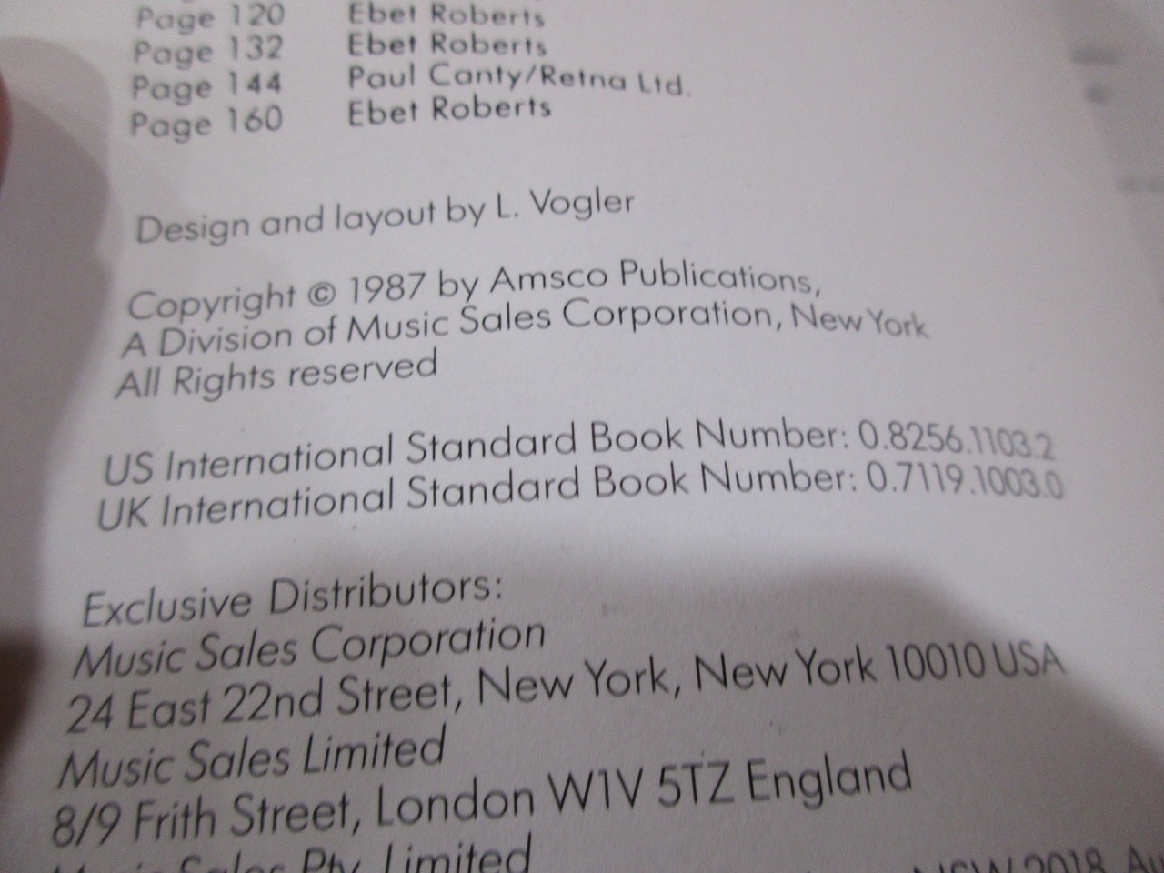 1987 The Guitar Riffs Sampler Riff Series Book