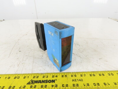Sick DMP2-P11111 18-30V Photoelectric Position Sensor W/ Position Bracket