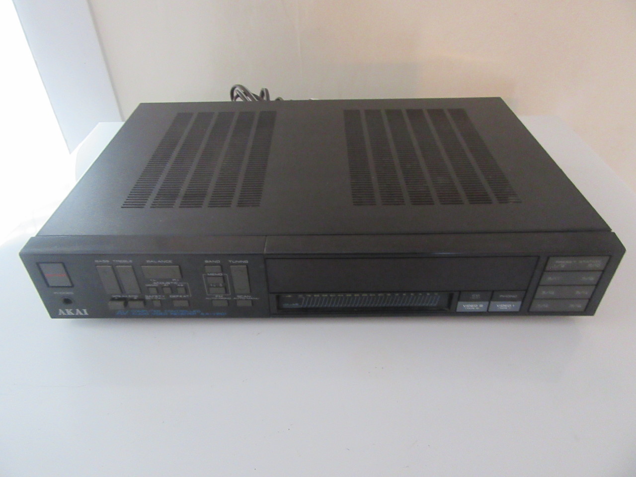 AKAI AA-V201 Computer Controlled Audio/Video Receiver FOR PARTS OR REPAIR