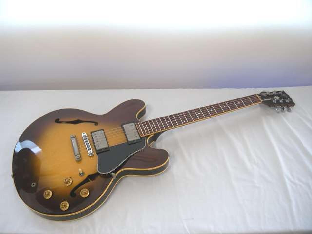 Gibson ES-335 Sunburst Made in USA 1982 Semi Hollow Body Gibson ES-335 Sunburst Made in USA 1982 Semi Hollow Body