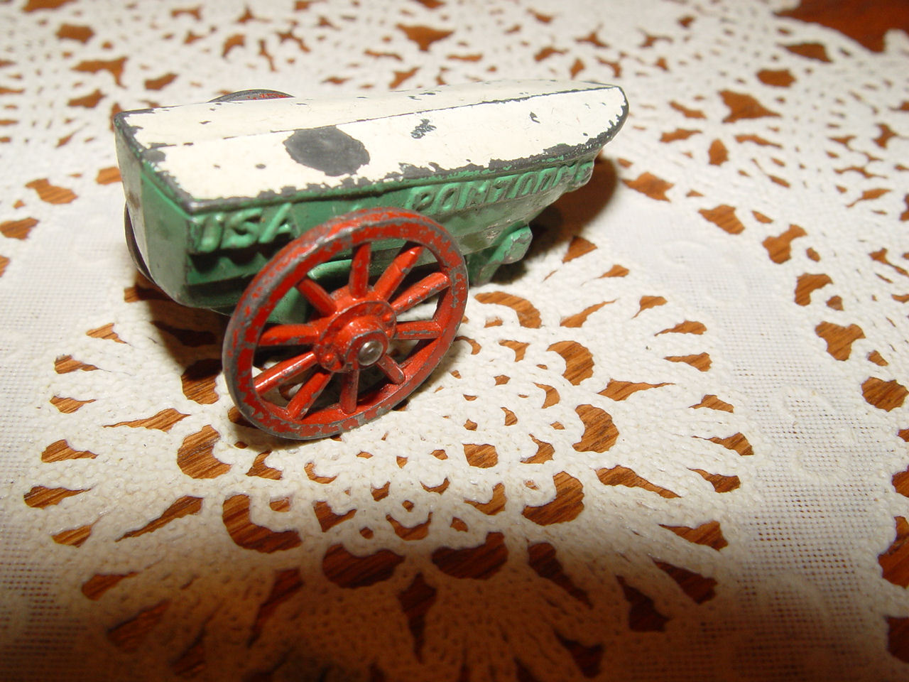 Nice Rare Vintage Barclay Manoil Toy, Cast Pontoon Boat W/Red Spoke Wheels