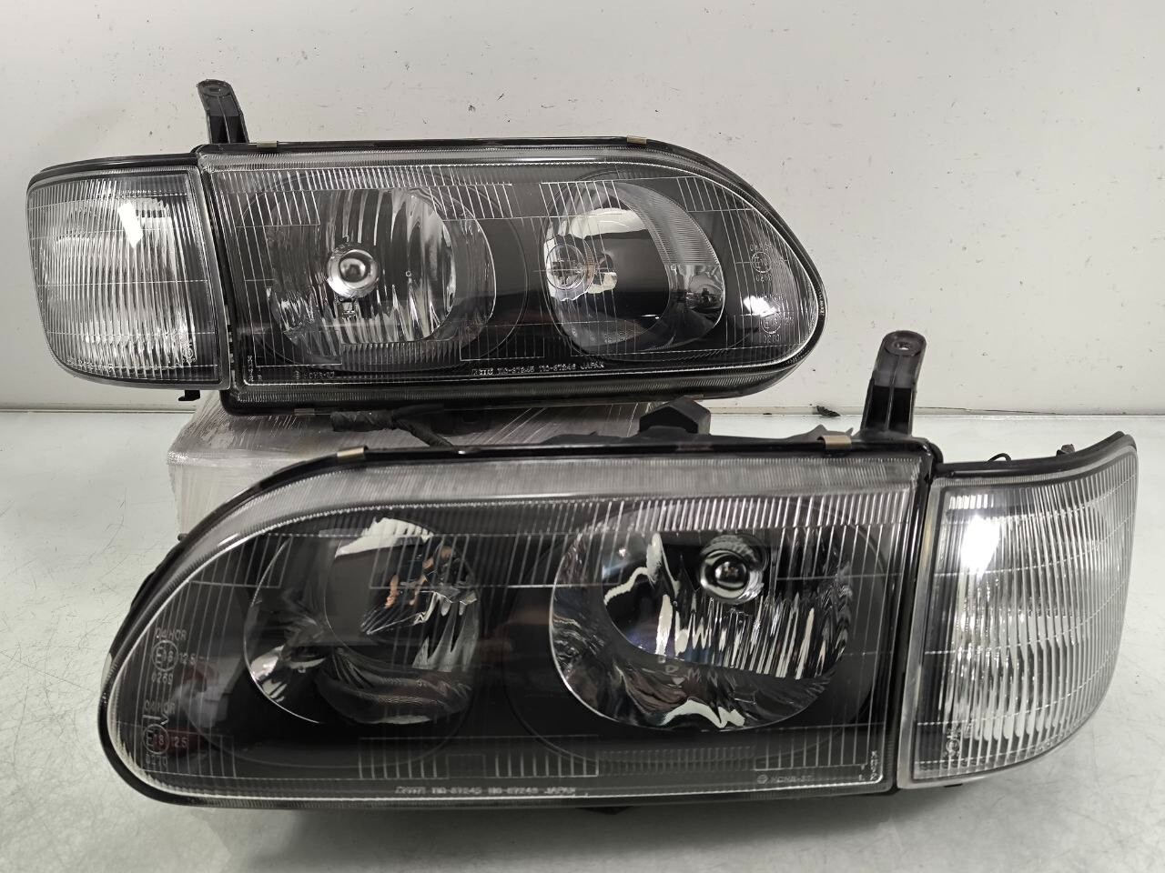 デルミライト JDM Mitsubishi Delica L400 Space Gear FACELIFT BLACK Glasses