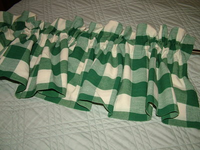HUNTER GREEN CHECKED COUNTRY VALANCE 68X13.5 LINED BALLOON VALANCE