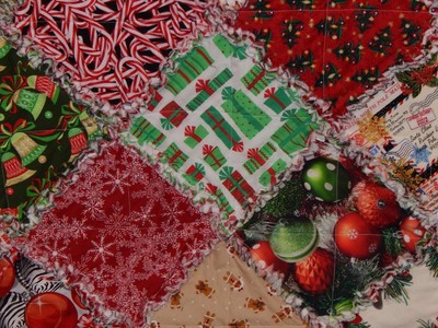 ChristmasTraditions Extra Large rag quilt throw Red green gold black New HM