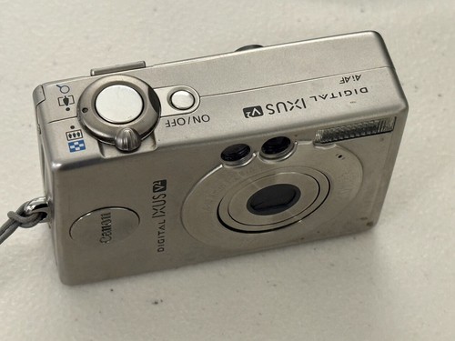 Canon IXUS V2 Digital Compact Camera 2MP Vintage Point Shoot