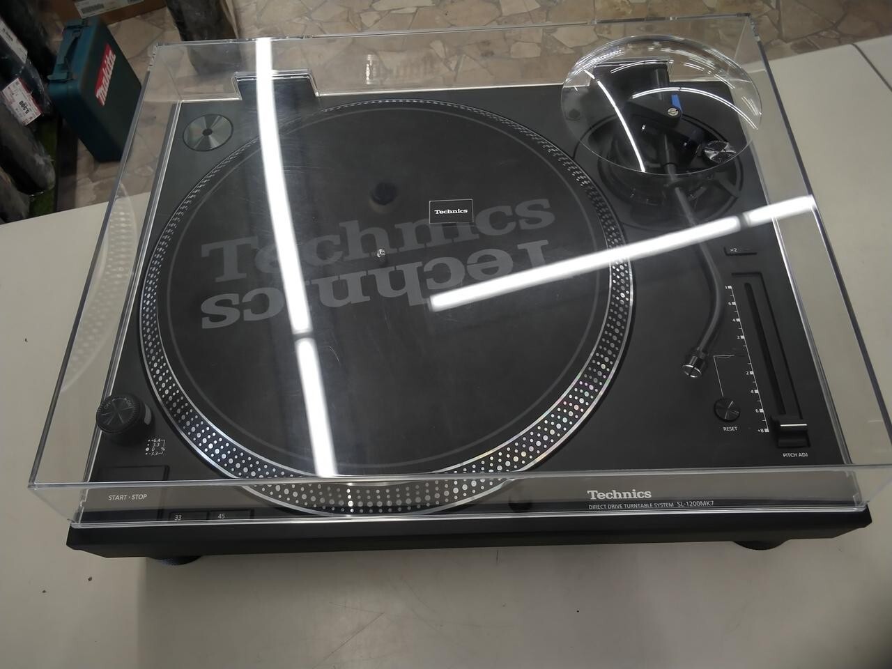 Technics SL-1200MK7 w/Cover,Cable Black Direct Drive