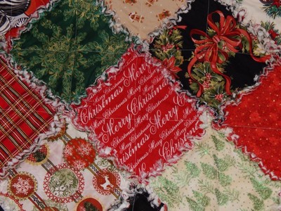ChristmasTraditions Extra Large rag quilt throw Red green gold black New HM