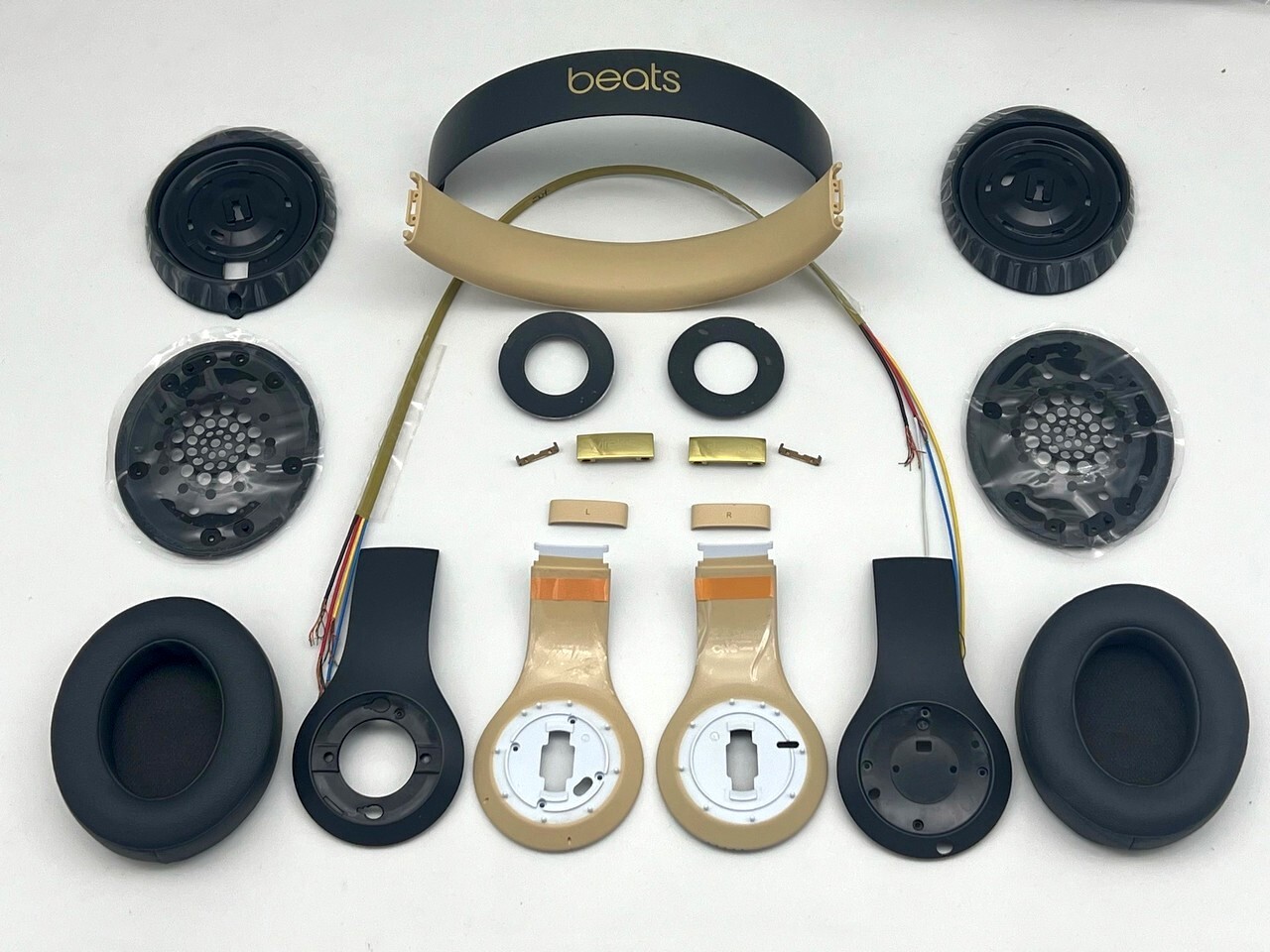 Authentic Replacement Parts for Beats Studio3 Wireless Authentic Replacement Parts for Beats Studio3 Wireless