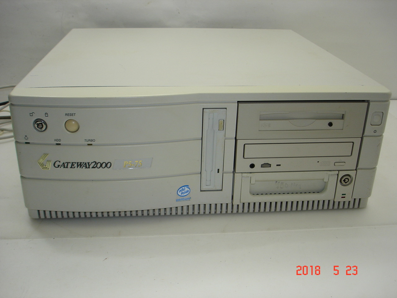 Loaded Vintage GATEWAY 2000 P5-75 WIN95b Computer