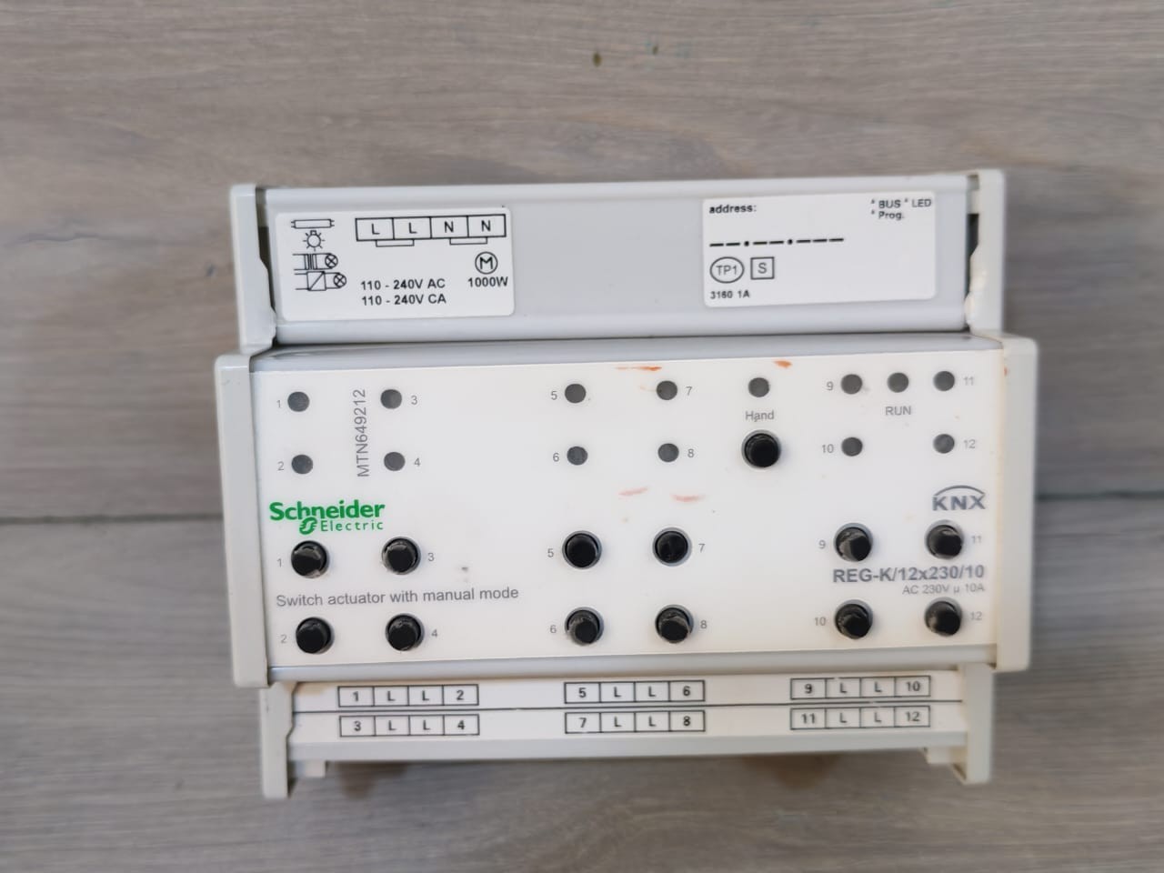 MTN649212 Schneider KNX switch actuator REG-K/12 X 230/10