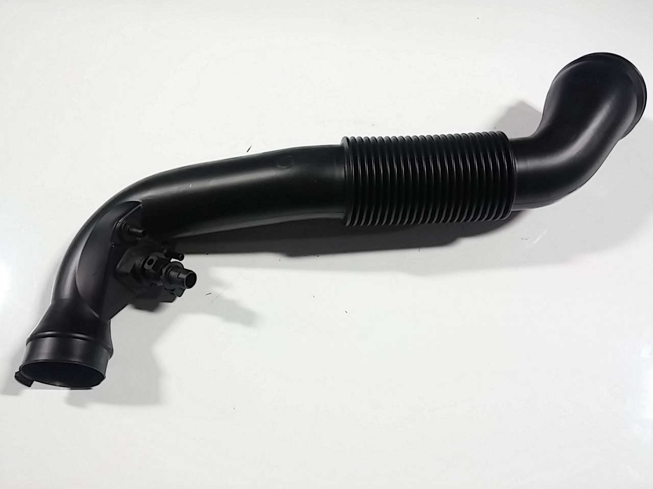 Genuine Volvo Engine Air Intake Hose - 30680446 | eBay