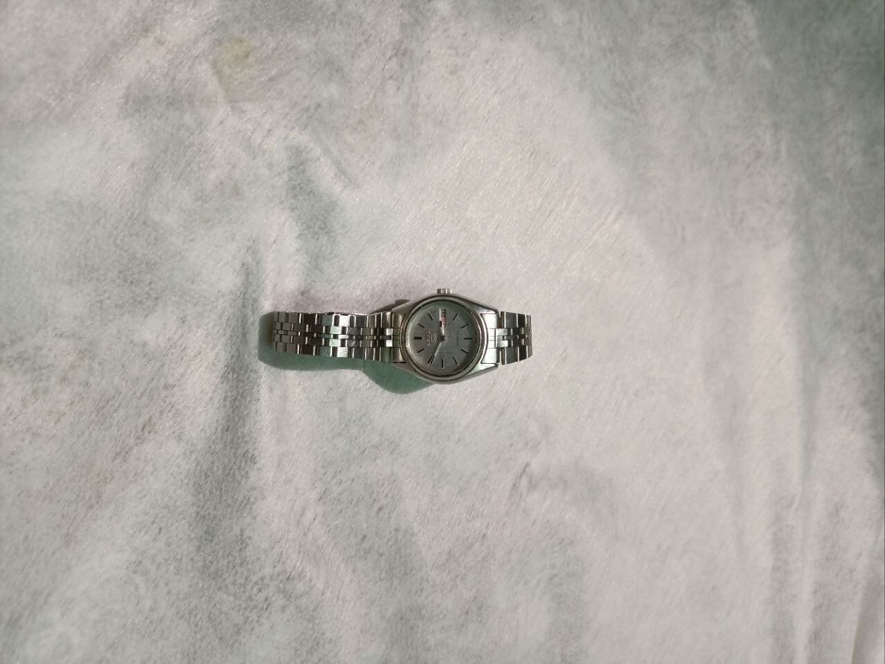 Seiko 5 Silver Unisex Adult Watch vintage Stainless Steel Seiko 5 Silver Unisex Adult Watch vintage Stainless Steel