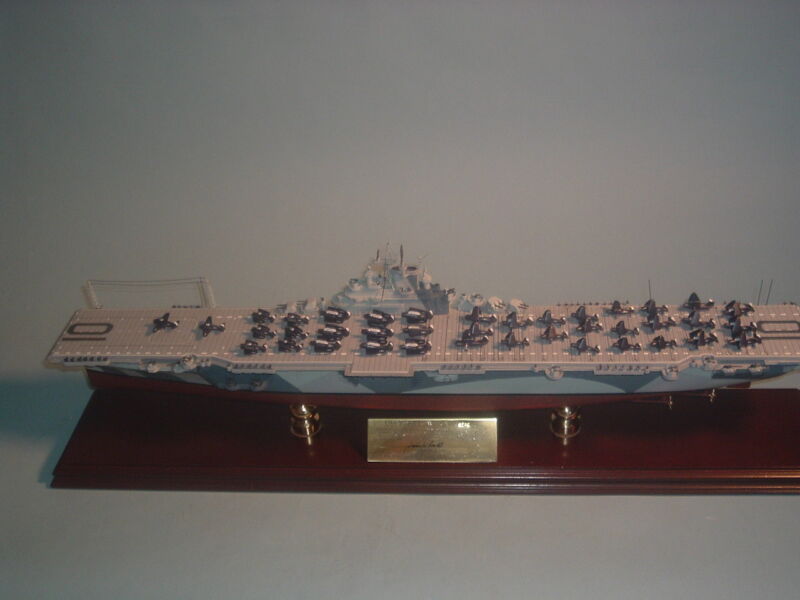 YORKTOWN BATTLESHIP WWII SIGNATURE LE 172/1943 FRANKLIN MINT WITH DUST COVER