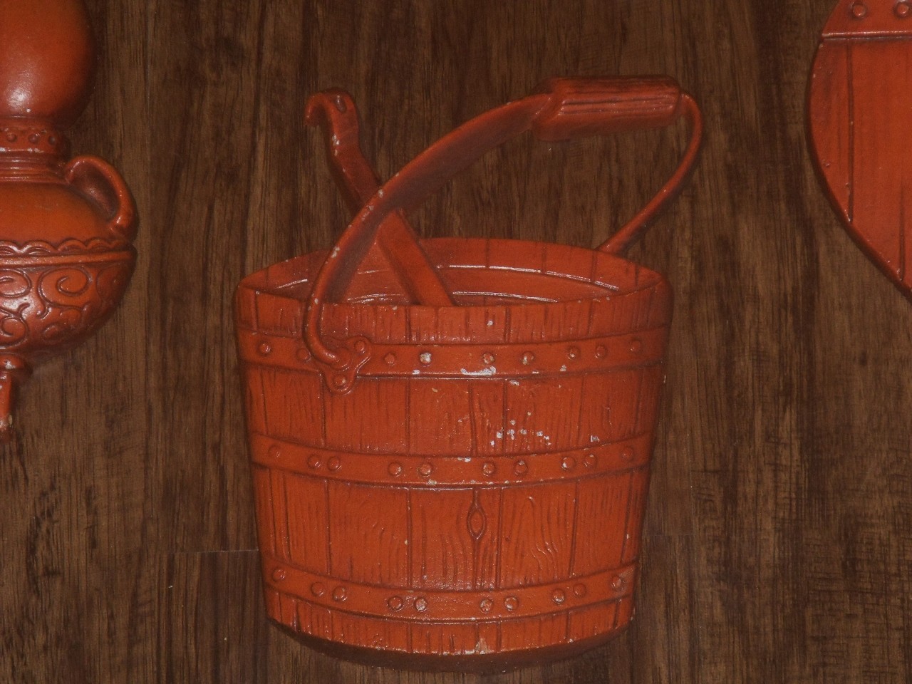 VTG 4P SEXTON CAST IRON METAL OIL HURRICANE LAMP BUCKET IRON WALL ART PLAQUE SET