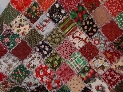 ChristmasTraditions Extra Large rag quilt throw Red green gold black New HM