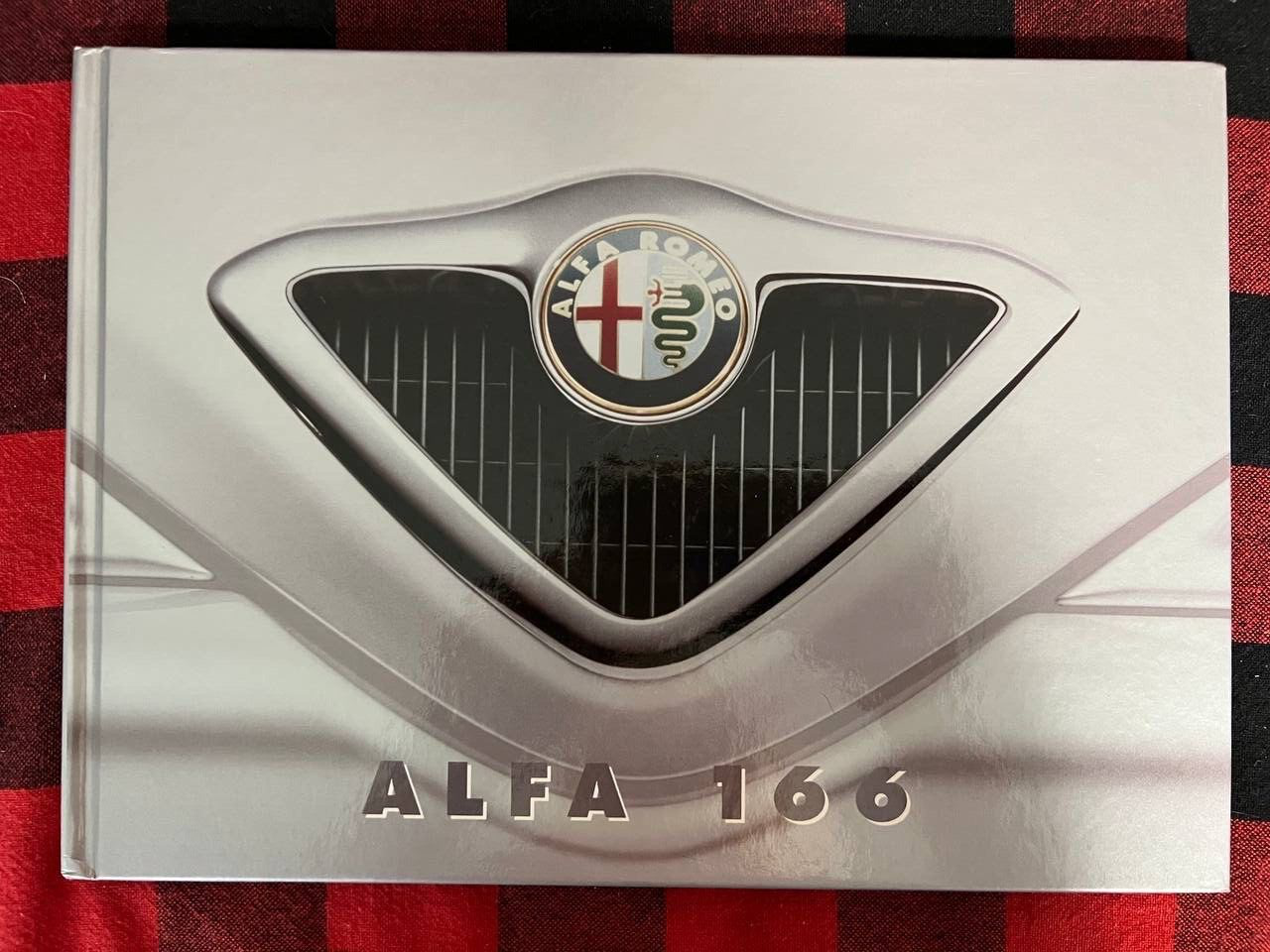 洋書 Alfa Romeo THE LEGEND REVIVED 洋書 Alfa Romeo THE LEGEND REVIVED Alfa Romeo the Legend