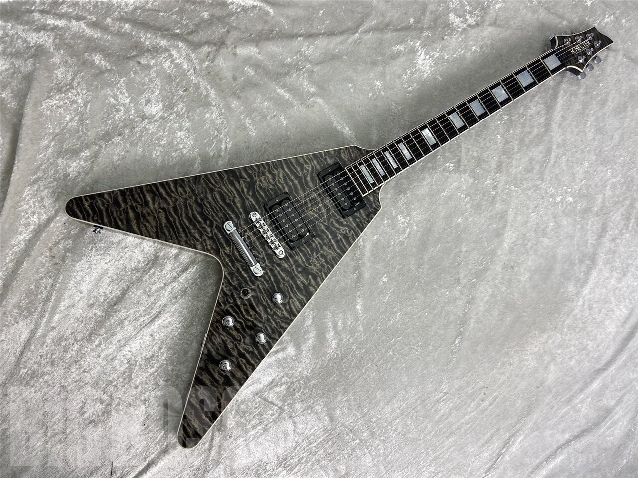 希少生産完了モデル Schecter AD-V-1-FR EMGピックアップ搭載 Schecter V-1 FR Apocalypse - Red Reign | Sweetwater