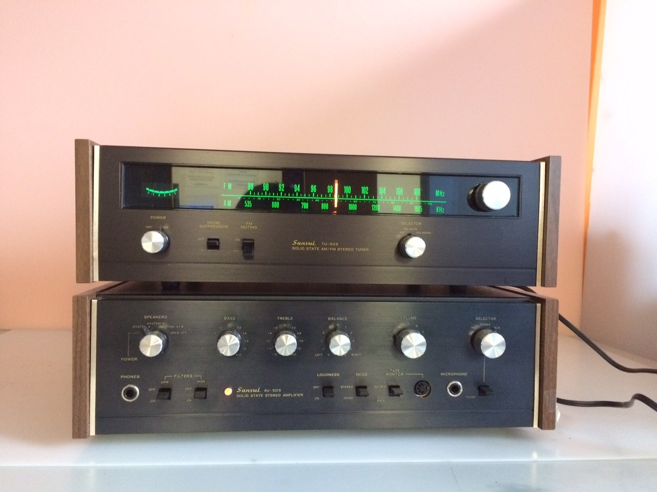 VINTAGE SANSUI AU 505 AMPLIFIER AND TU 505 TUNER.  UPGRADED LED, NEW CAPS!!