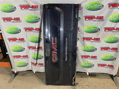 Used Tailgate fits: 2024 Gmc Sierra 2500 pickup w/multifunction tailgate Multifl