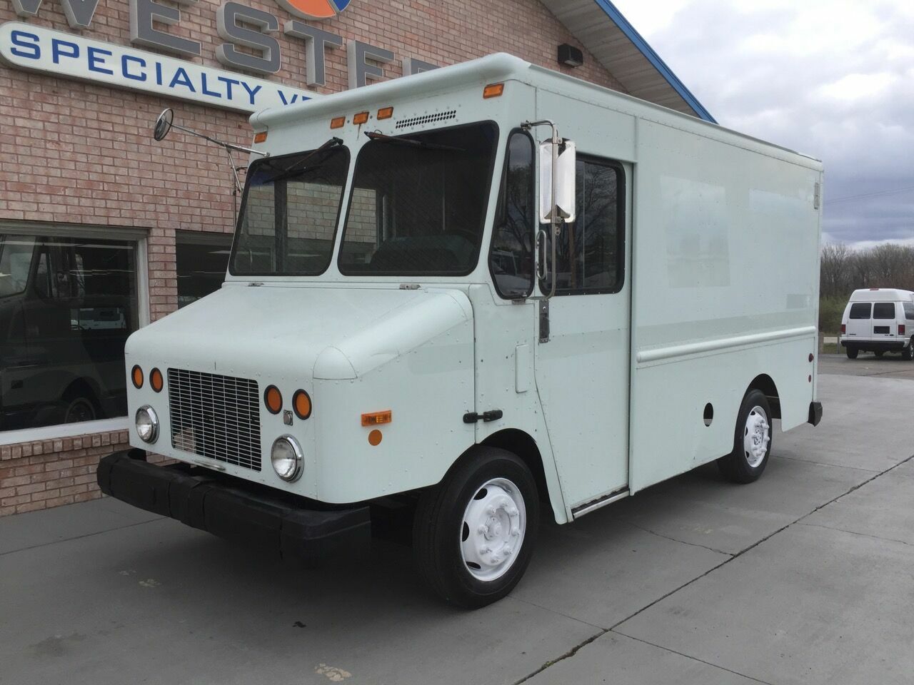 2002 Freightliner P500 Step Van Fedex Truck Food Delivery Used
