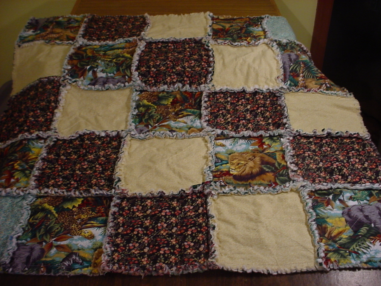 PATCHWORK RAG QUILT Lap Throw REVERSIBLE Blanket Animal Flower Handmade NEW 00AK
