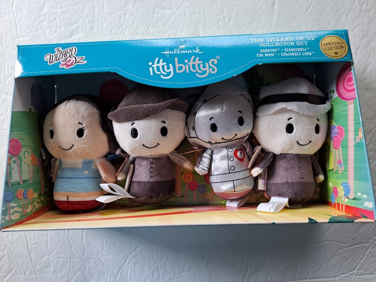 その他 Cherished Teddies - Wizard of Oz - Set Amazon.com: Cherished Teddies Follow The Yellow Brick Road