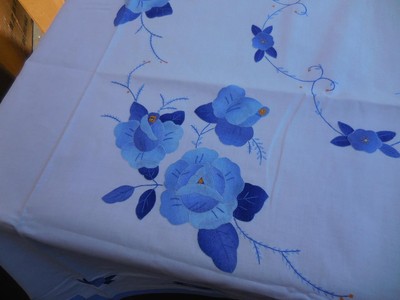 VINTAGE Blue Flower Applique & Hand Embroidery Tablecloth w/12 Napkins 102 x 69