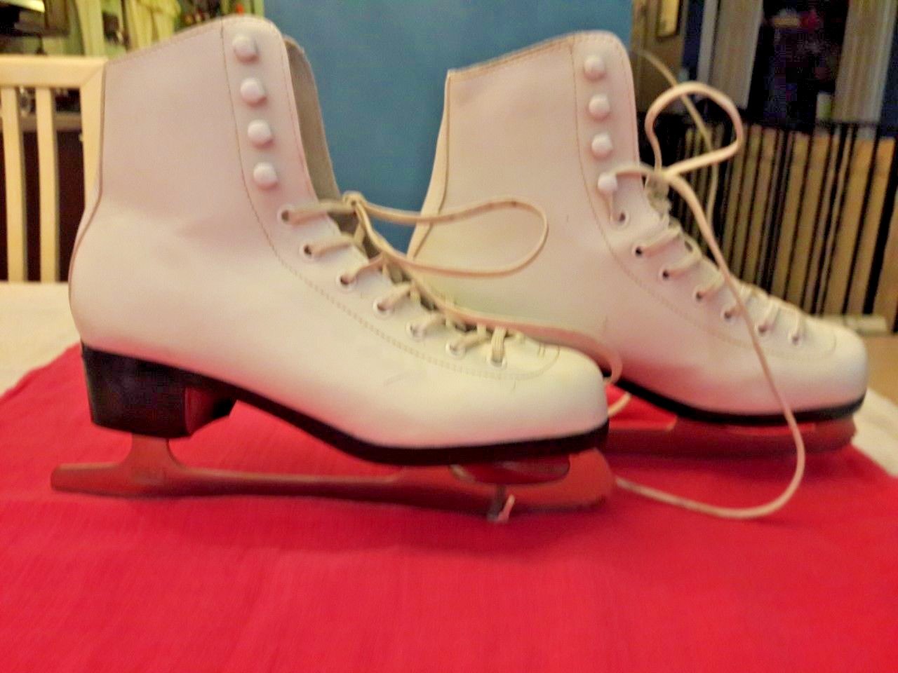 ~American~ Figure Ice Skates. Size US 6 / EUR 38