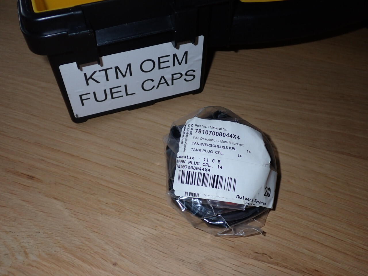 KTM様 KTM OEM 78107008044X4 (new number 7810700804404) | eBay