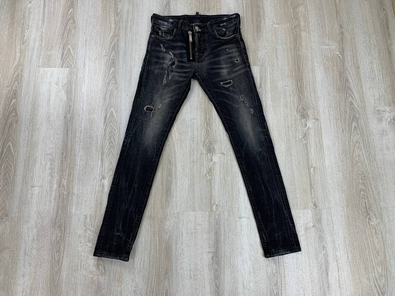 DSQUARED2 ブラック ストレートデニム Hondaロゴ　サイズ42 DSQUARED2 ブラック ストレートデニム Hondaロゴ サイズ42