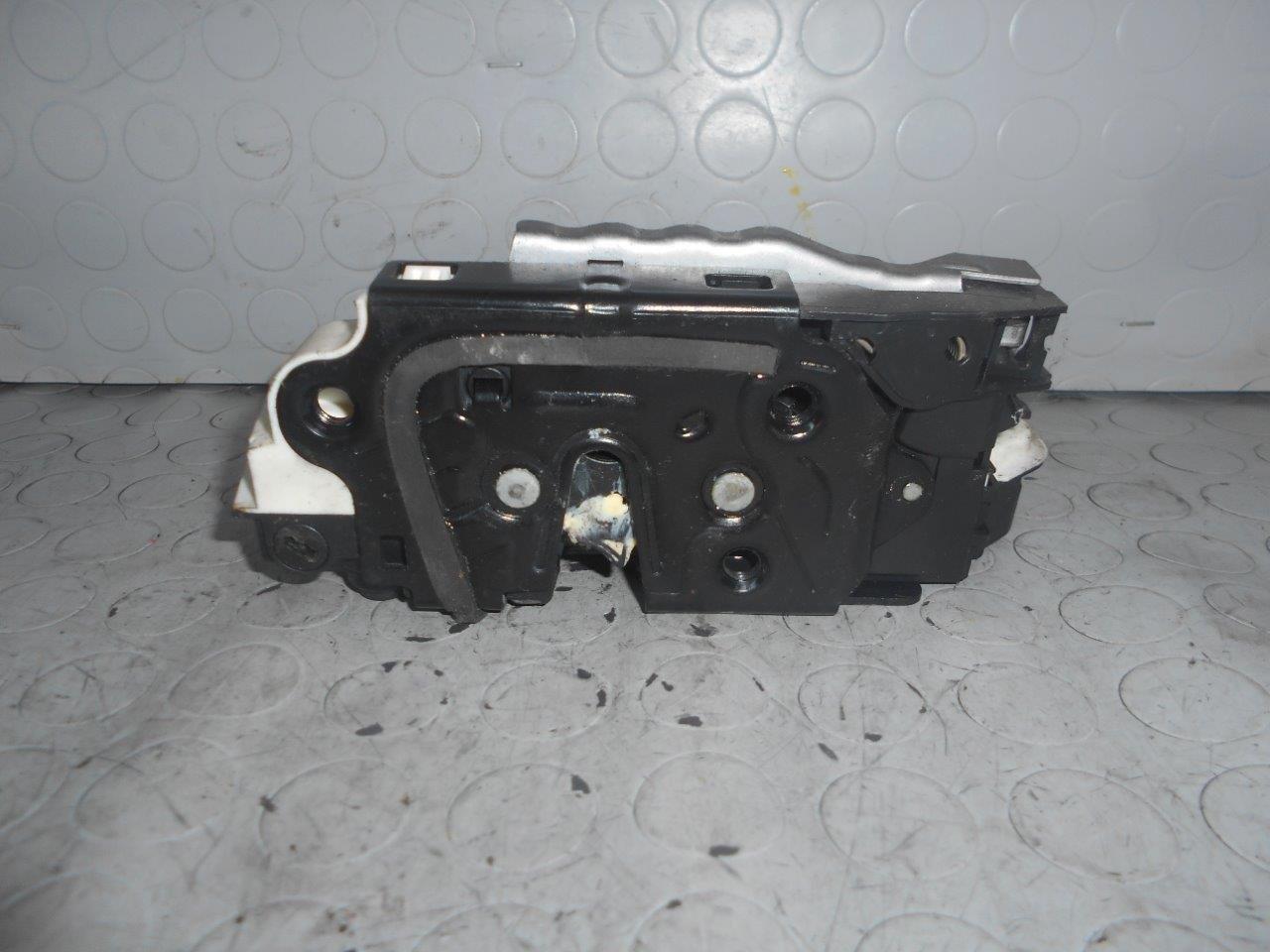 Serratura porta posteriore destra VOLKSWAGEN GOLF 6 5K4839016H