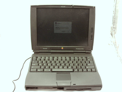 Apple PowerBook 1400c　ジャンク Vintage Apple Macintosh PowerBook 1400cs PowerPC 603e 12 MB