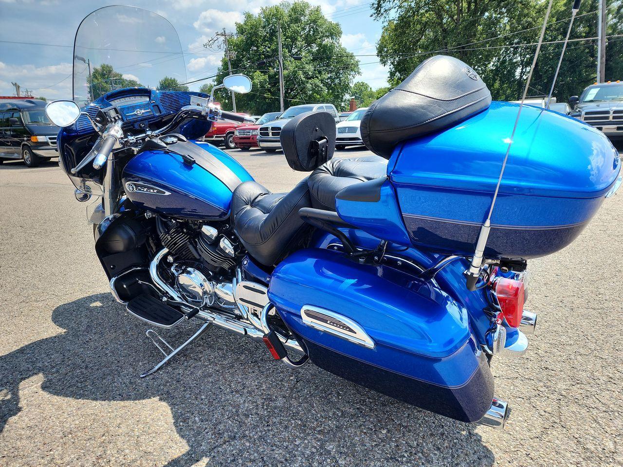 Owner 2011 YAMAHA XVZ13TFS ROYAL STAR VENTURE S, BLACK/BLUE PEARL with 18727 Miles ava