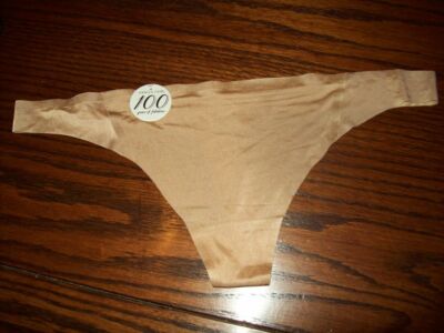 NWOT VANITY FAIR NEARLY INVISIBLE THONG PANTIES 18241 2353 TAN 80% NYL 20% SPDX