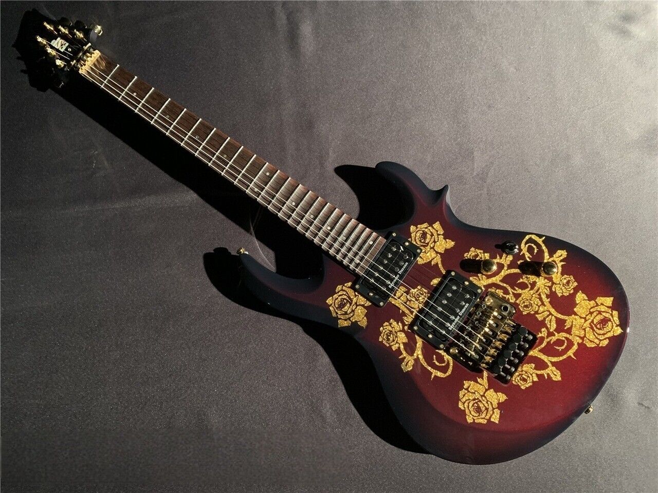 Floor Model* 2020 ESP Maiden Rose Versailles Jupiter HIZAKI Floor Model* 2020 ESP Maiden Rose Versailles Jupiter HIZAKI