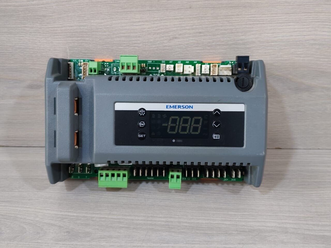 Emerson XCM25D Integrated Electronic Control Module 543-0220 Emerson XCM25D Integrated Electronic Control Module 543-0220