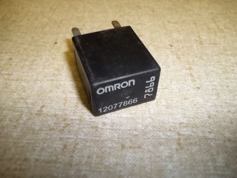 Omron 12077866 Gm Chevy Saturn Multi-purpose 5-pin Relay *free Shipping*