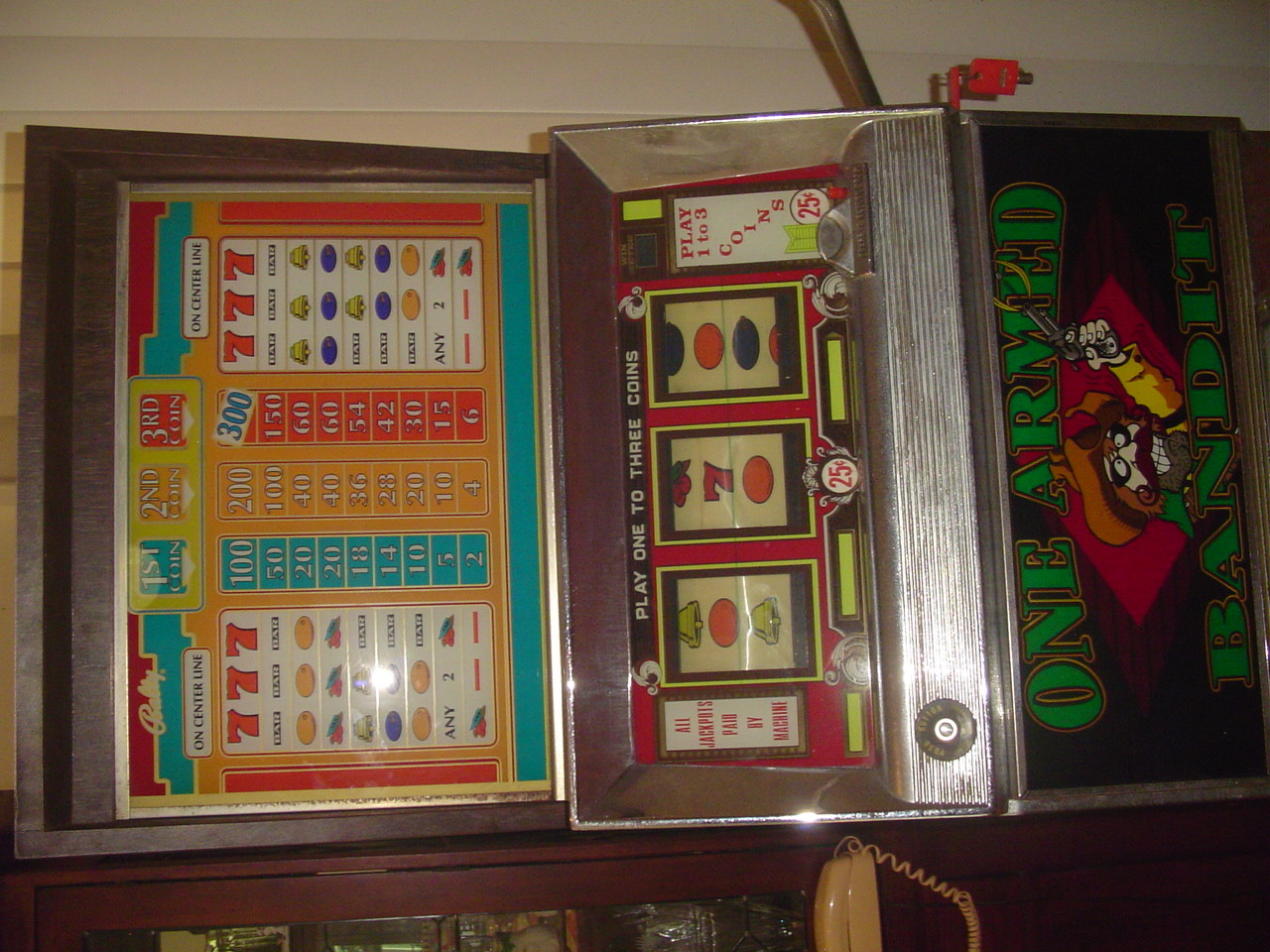 Slot machine Bally, 1976, 3c fruit, model 1090.