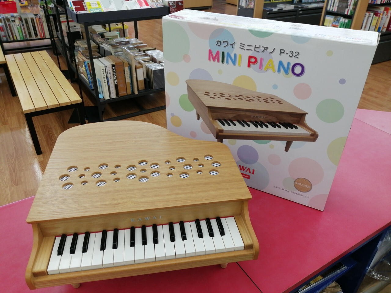 KAWAI ミニピアノ P-32　1164（ナチュラル） 木製 ミニピアノ P-32 1164（ナチュラル）｜製品情報｜河合楽器製作所
