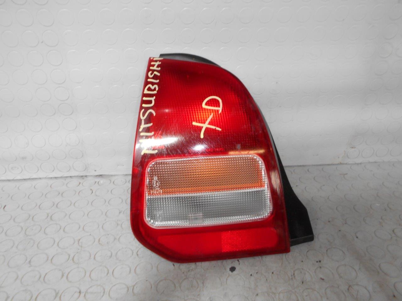 Fanale posteriore sinistro MITSUBISHI COLT (1992 -1996)