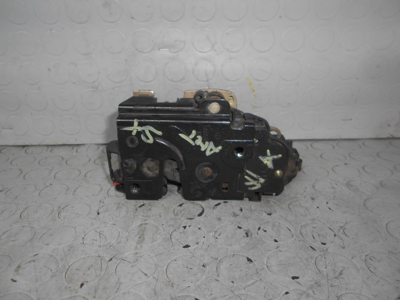 Serratura anteriore destra VOLKSWAGEN TIGUAN 5NB837016A