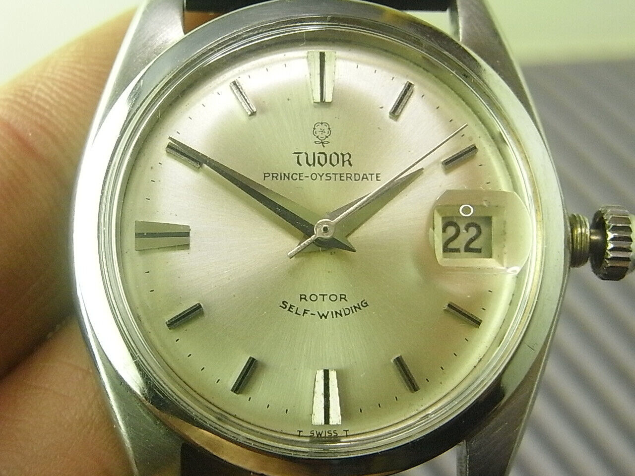 60'S ROLEX TUDOR OYSTER 7966 SMALL ROSE 2462 MENS AUTOMATIC 60'S ROLEX TUDOR OYSTER 7966 SMALL ROSE 2462 MENS AUTOMATIC