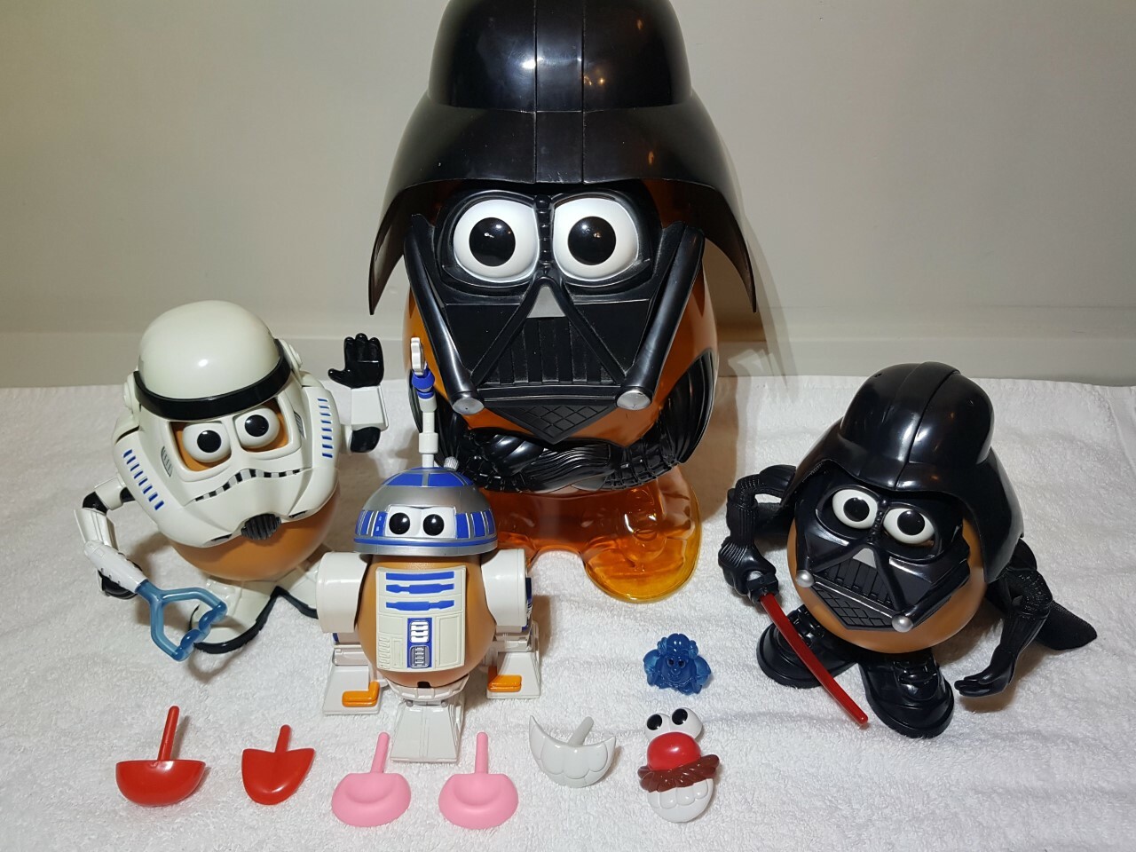 Mr. Potato Head - Darth Tater by Hasbro [並行輸入品] Amazon.com: Playskool Mr. Potato Head Star Wars: Darth Tater