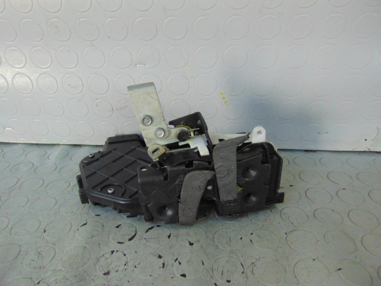 Serratura anteriore sinistra FORD MONDEO 6M2AR21813MC