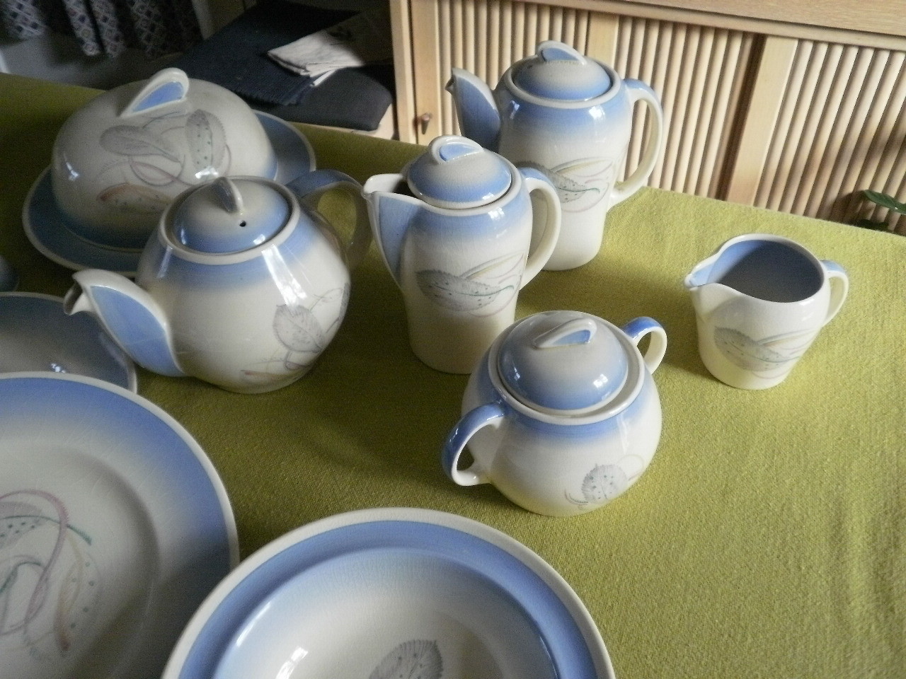 Susie Cooper Kestrel Blue Feather Breakfast Set