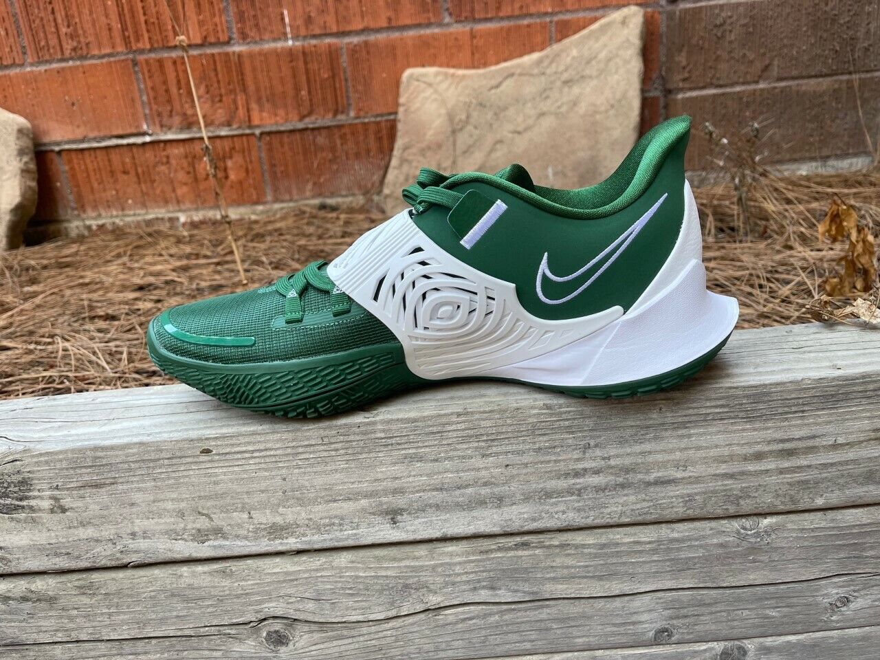 Nike Kyrie Low 3 TB Promo Men's Shoes Green/White CW4147 302 Nike Kyrie Low 3 TB Promo Men's Shoes Green/White CW4147 302