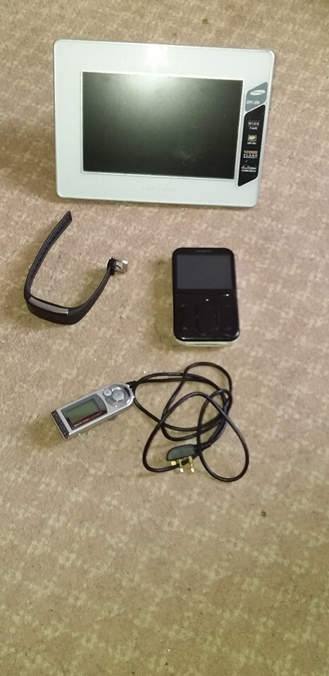 Mp3 Mp4 Fit Bit Samsung Frame For Parts 20 In Norwich Norfolk Gumtree