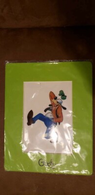 DISNEY VACATION CLUB GOOFY PHOTO STAND 8x10'' NEW!