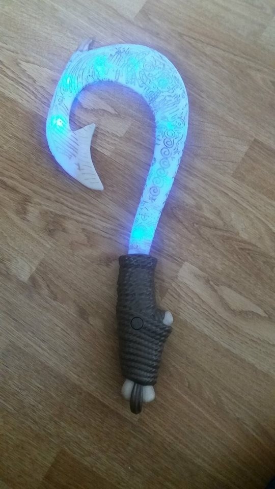 Disney's Moana Vaiana Maui's Magical Fish Hook Kids Disney Fishhook Toy