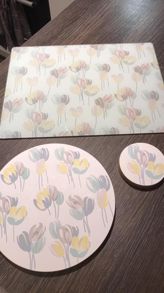 Laura Ashley glass chopping board & matching placemats/coasters in